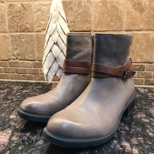 clarks swansea swing